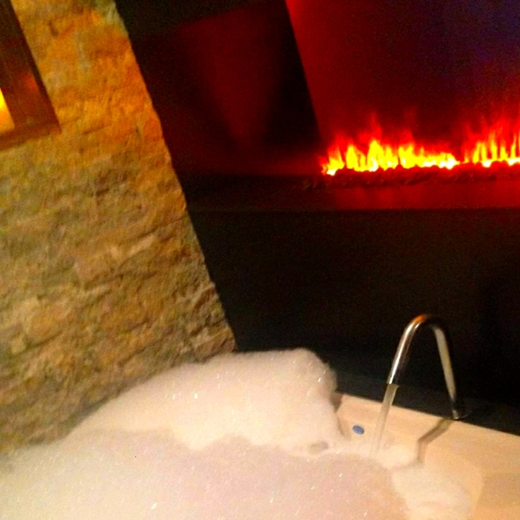 Meet your Posher, Marilyn - Picture 1 of 5